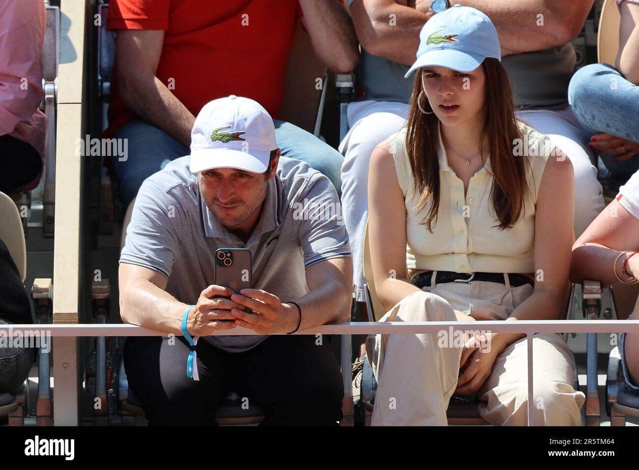Paris, France. 05th juin 2023. Jeremie Elkaim, Rebecca Elkaim dans les stands lors de l'Open de France Roland Garros 2023 sur 05 juin 2023 à Paris, France. Photo de Nasser Berzane/ABACAPRESS.COM crédit: Abaca Press/Alay Live News Banque D'Images