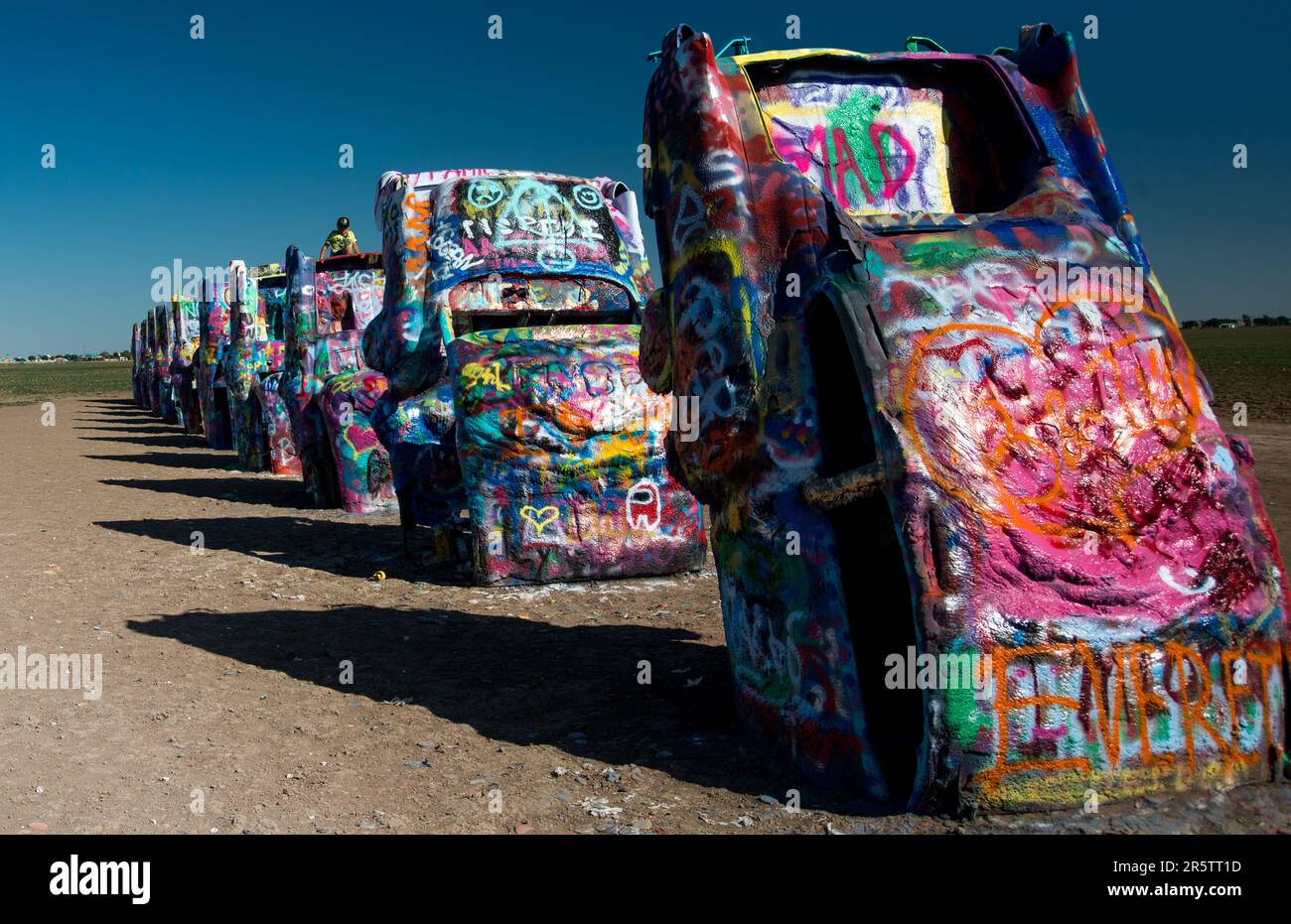 Installation d'œuvres d'art Cadillac Ranch. Amarillo, Texas, États-Unis Banque D'Images