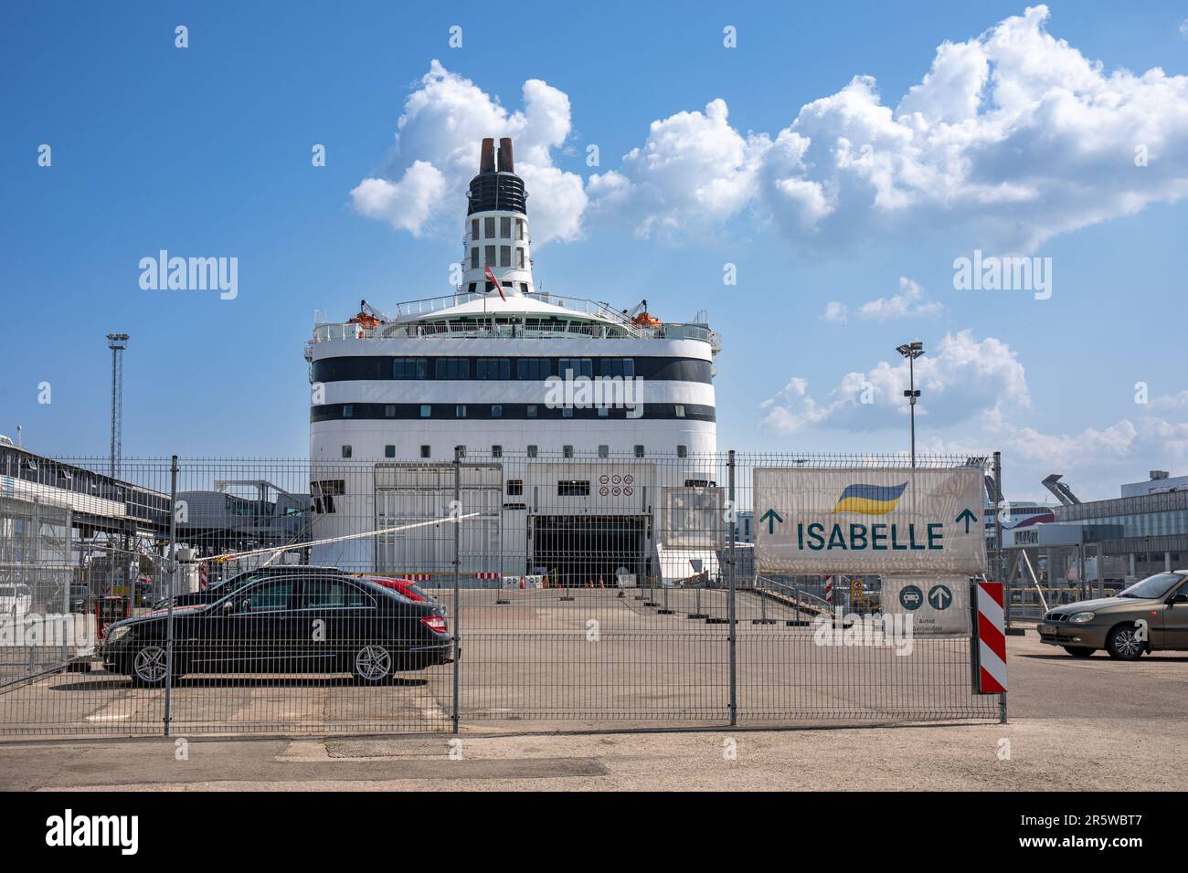 Amarré M/S Isabelle ferry de croisière de la compagnie de transport de Tallink, utilisé comme hébergement temporaire pour les réfugiés ukrainiens à Port de Tallinn, Estonie Banque D'Images