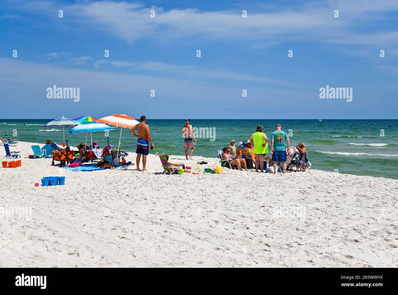 GULF SHORES, AL / EtatsUnis 4 mai 2023 Les gens dehors profiter d