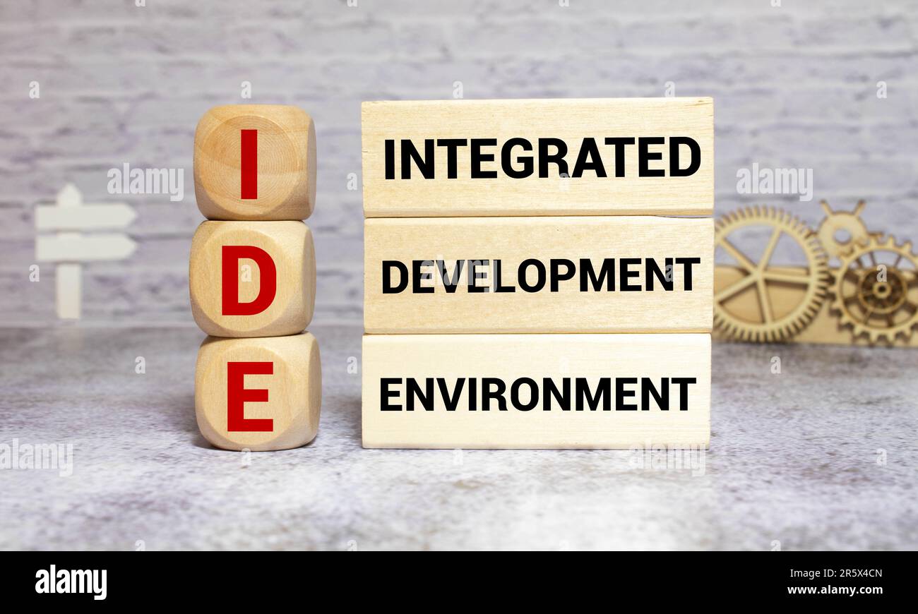 IDE - Environnement de développement intégré - application logicielle qui fournit des installations complètes aux programmeurs pour les développeurs de logiciels Banque D'Images