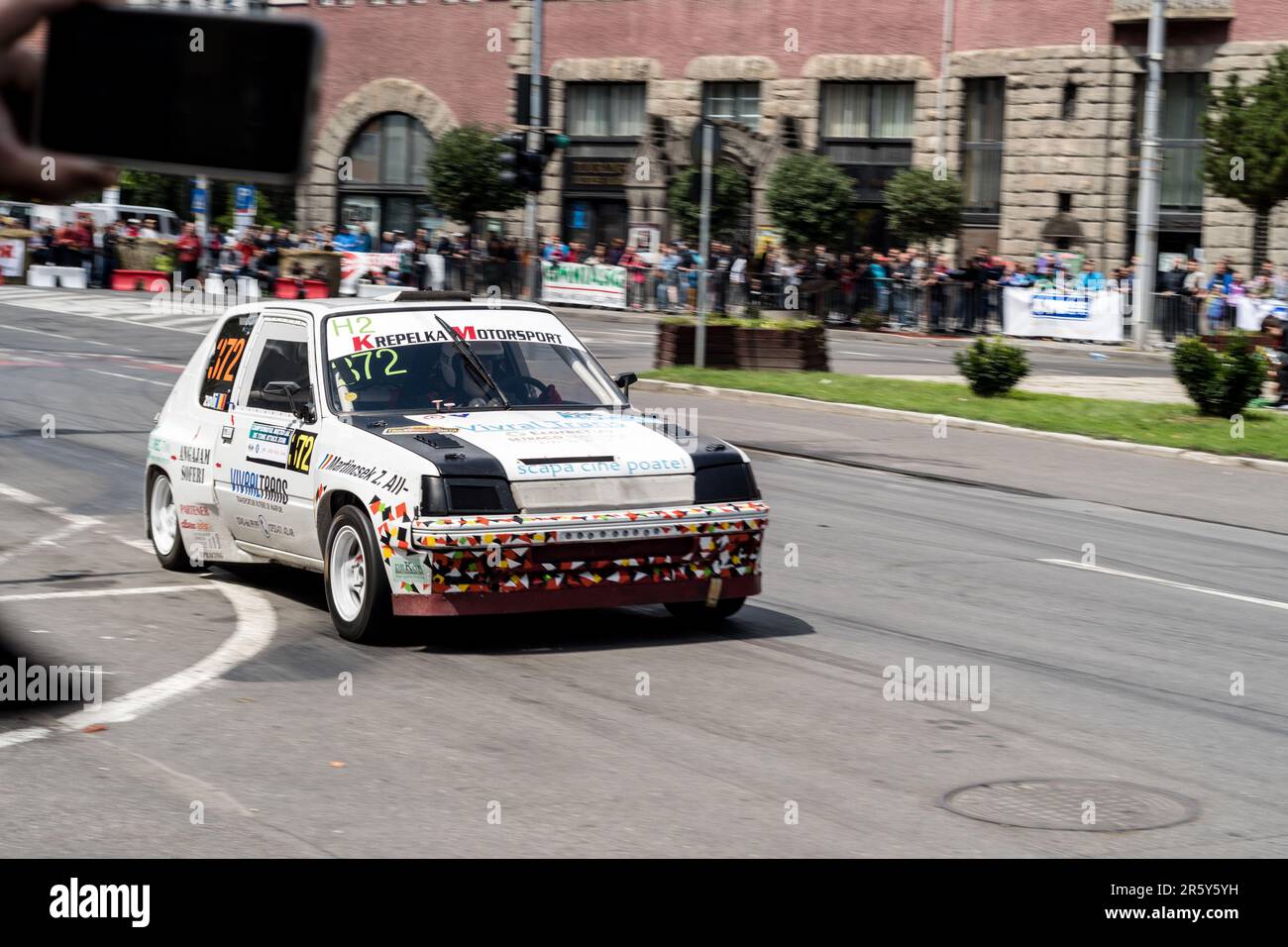 Marosvasarhely, Transylvanie - 23 juin RD 2018: Peugeot 205 GTI en cours de Super Rally Trofeul Targu Mures. Banque D'Images