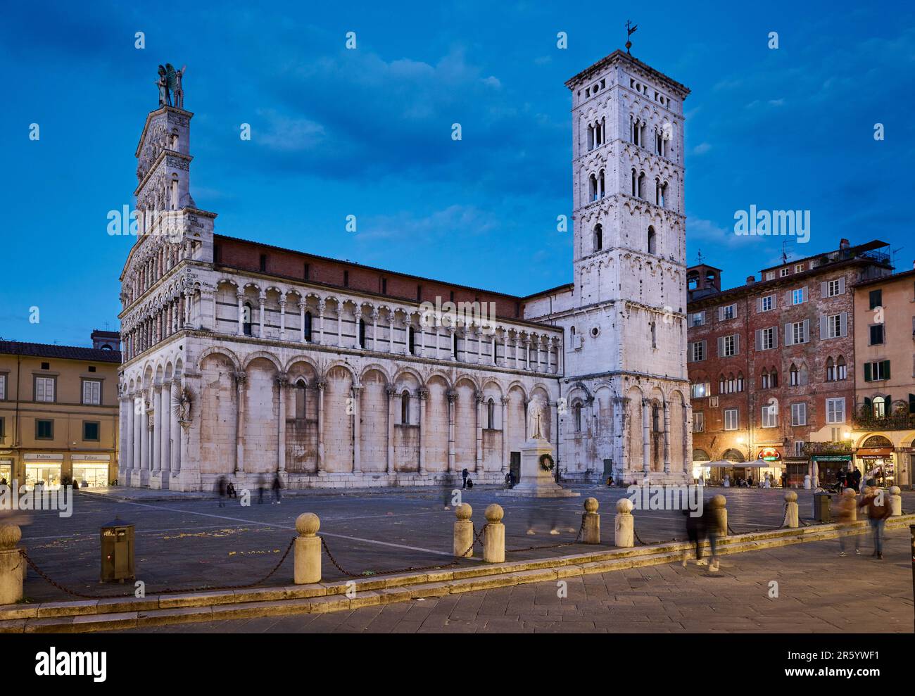 Basilique San Michele à Foro à l'aube, église catholique romaine, Lucques, Toscane, Italie Banque D'Images