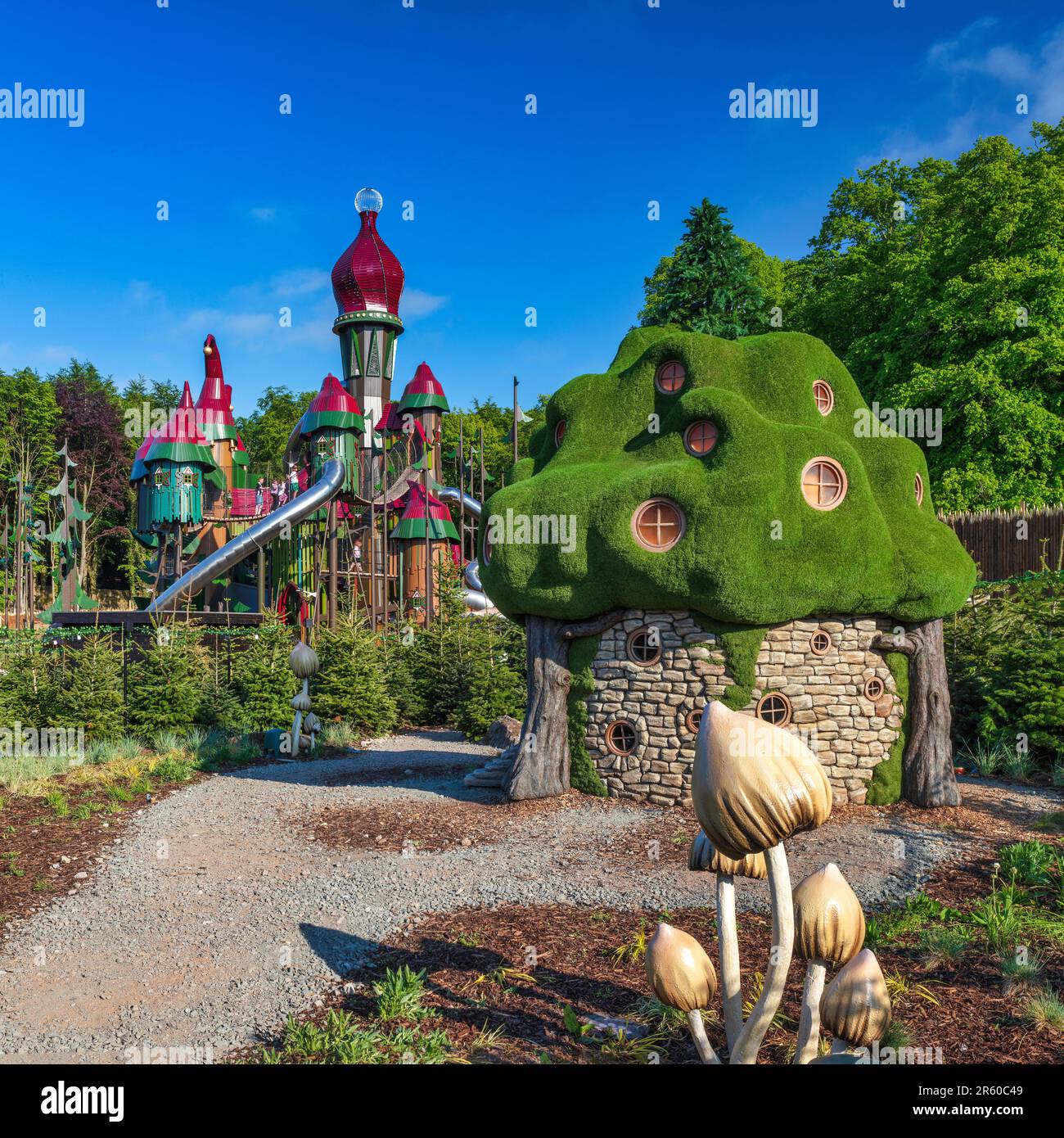 Vue de jour sur le village de jeux de Lillidorei au jardin d'Alnwick à Alnwick, Northumberland Banque D'Images