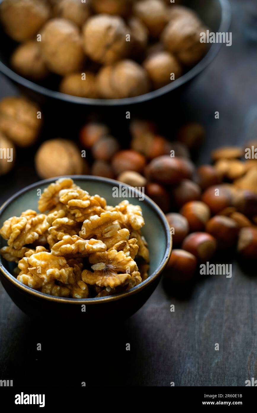Noix, amandes et noisettes, produits riches en vitamine E pour une alimentation saine, Itay, Europe Banque D'Images