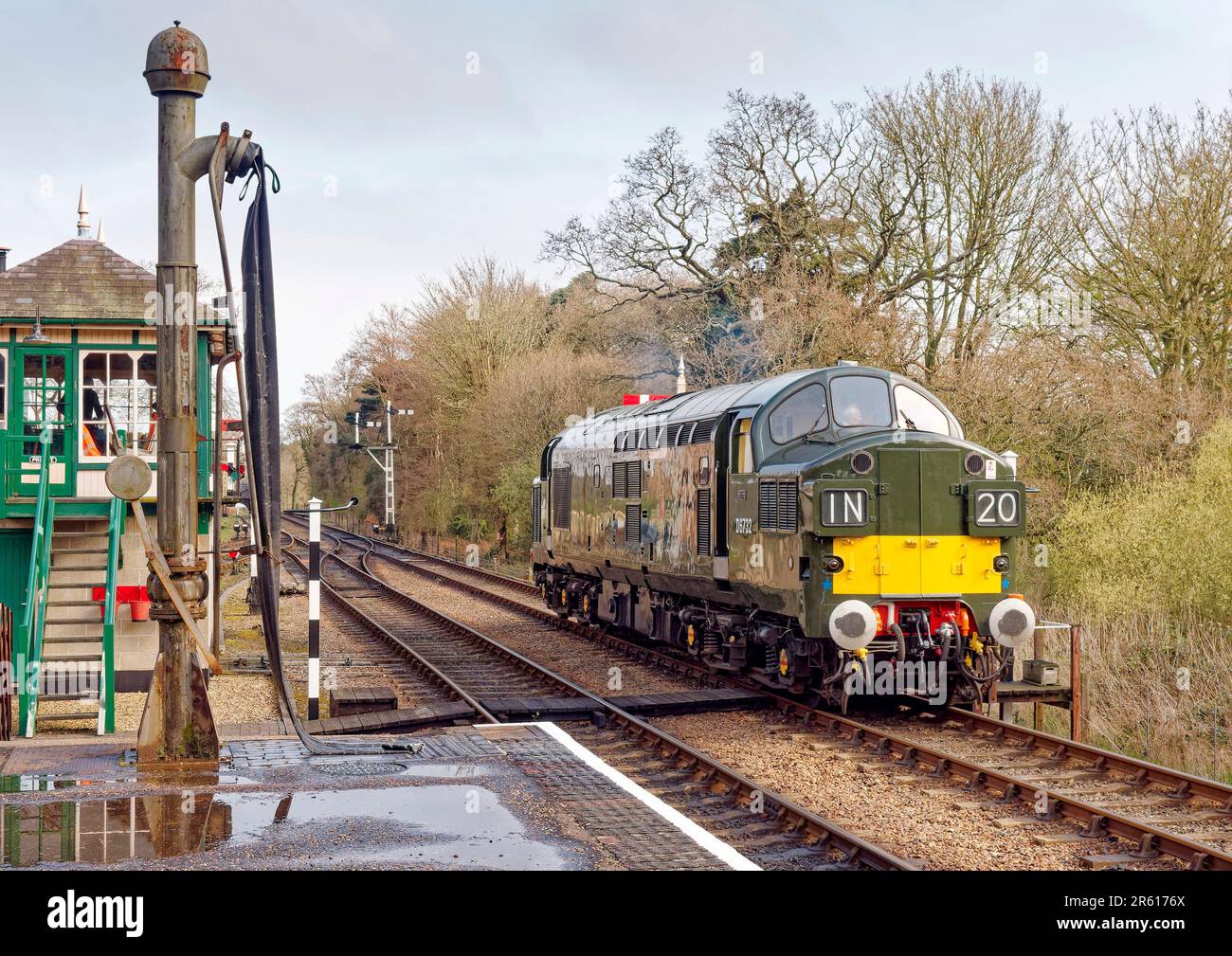 Locomotive diesel-électrique anglais de classe 37 sur le chemin de fer North Norfolk à la gare Holt. Banque D'Images