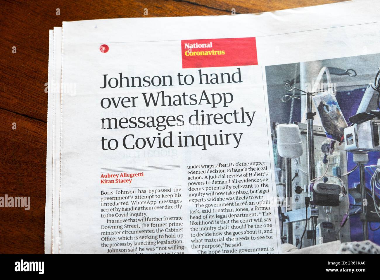 Boris 'Johnson à remettre ce qui'sAppmessages directement à Covid enquête' le journal Guardian titre article gouvernement 3 juin 2023 Londres Angleterre Royaume-Uni Banque D'Images