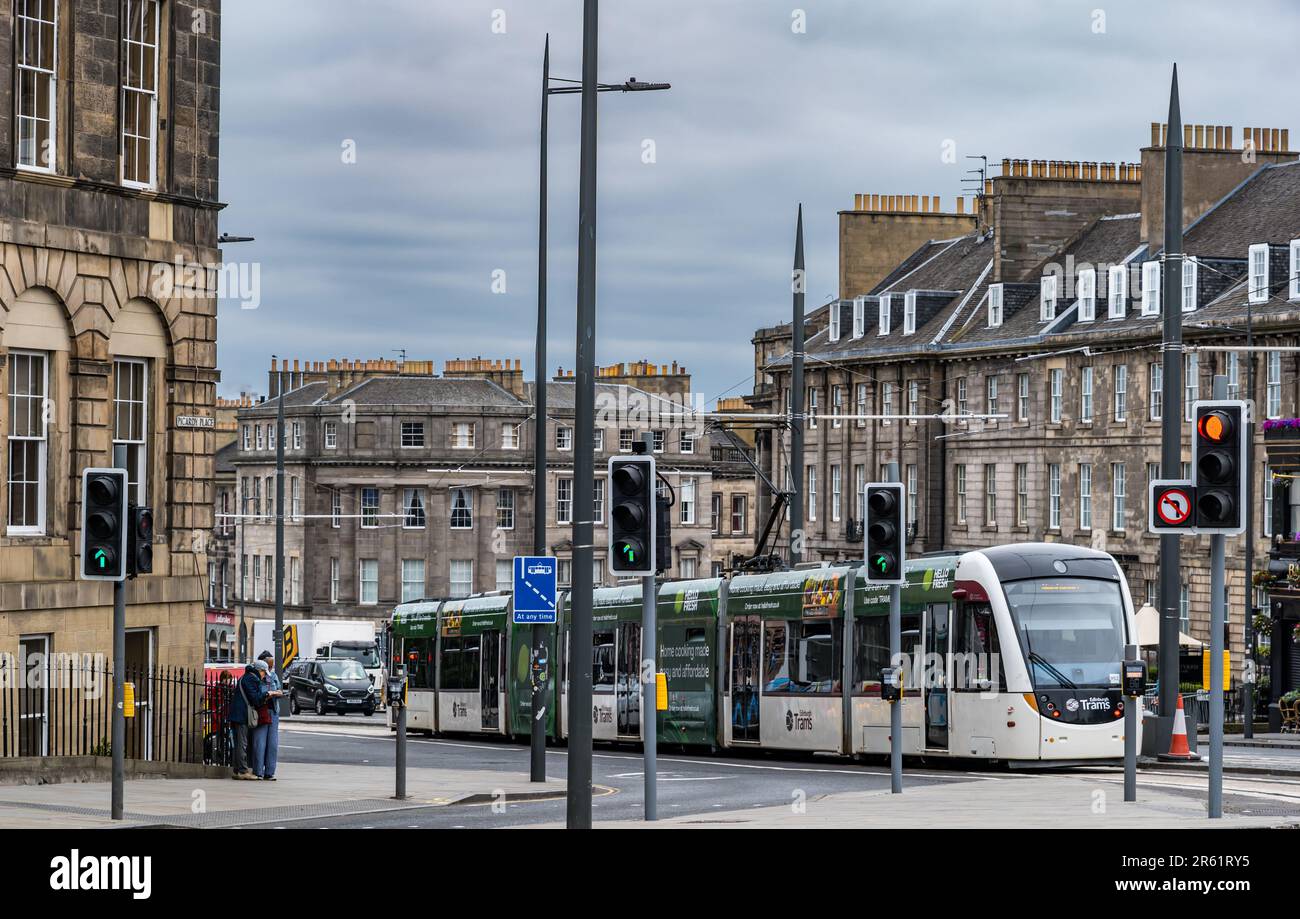 Tramway au départ de Picardie place, tramways d'Édimbourg, Écosse, Royaume-Uni Banque D'Images