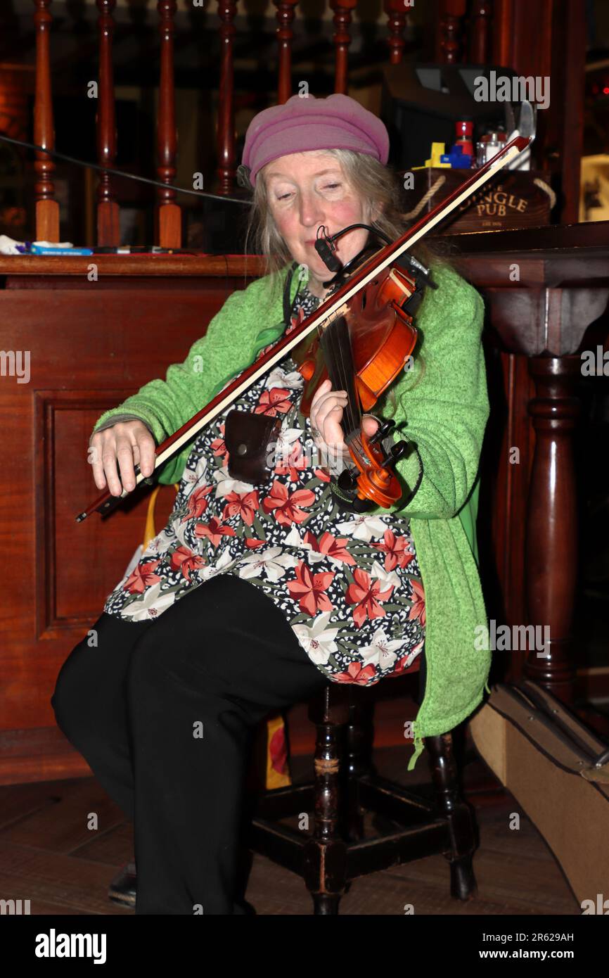 Musique irlandaise traditionnelle jouée dans le pub Dingle, Dingle, comté de Kerry, Irlande Banque D'Images