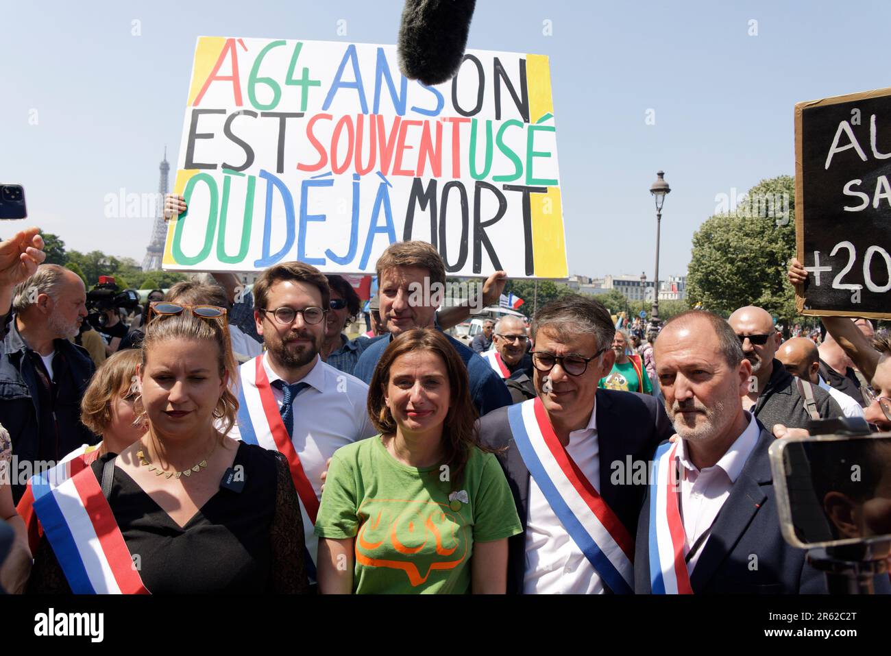 Paris, France. 06th juin 2023. Sarah Legrain, Mathilde Panot, Yannick Jadot et Olivier Faure assistent au quatorzième jour de la manifestation contre la réforme des retraites et l'arrivée progressive de la retraite à 64 ans sur 06 juin 2023 à Paris, France. Les députés doivent examiner sur 8 juin 2023 un projet de loi visant à abroger la réforme des retraites qui vient d'être promulguée. Crédit : Bernard Menigault/Alamy Live News Banque D'Images