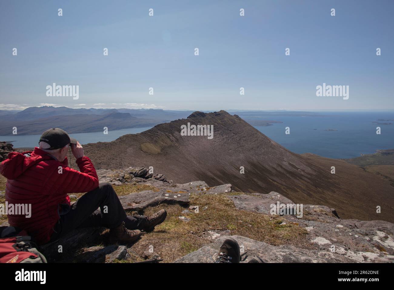 Il n'y a rien de plus satisfaisant qu'une journée sèche et venteuse (pas de miges) dans les Highlands du Nord-Ouest - randonnée Ben Mor Coigah. Banque D'Images