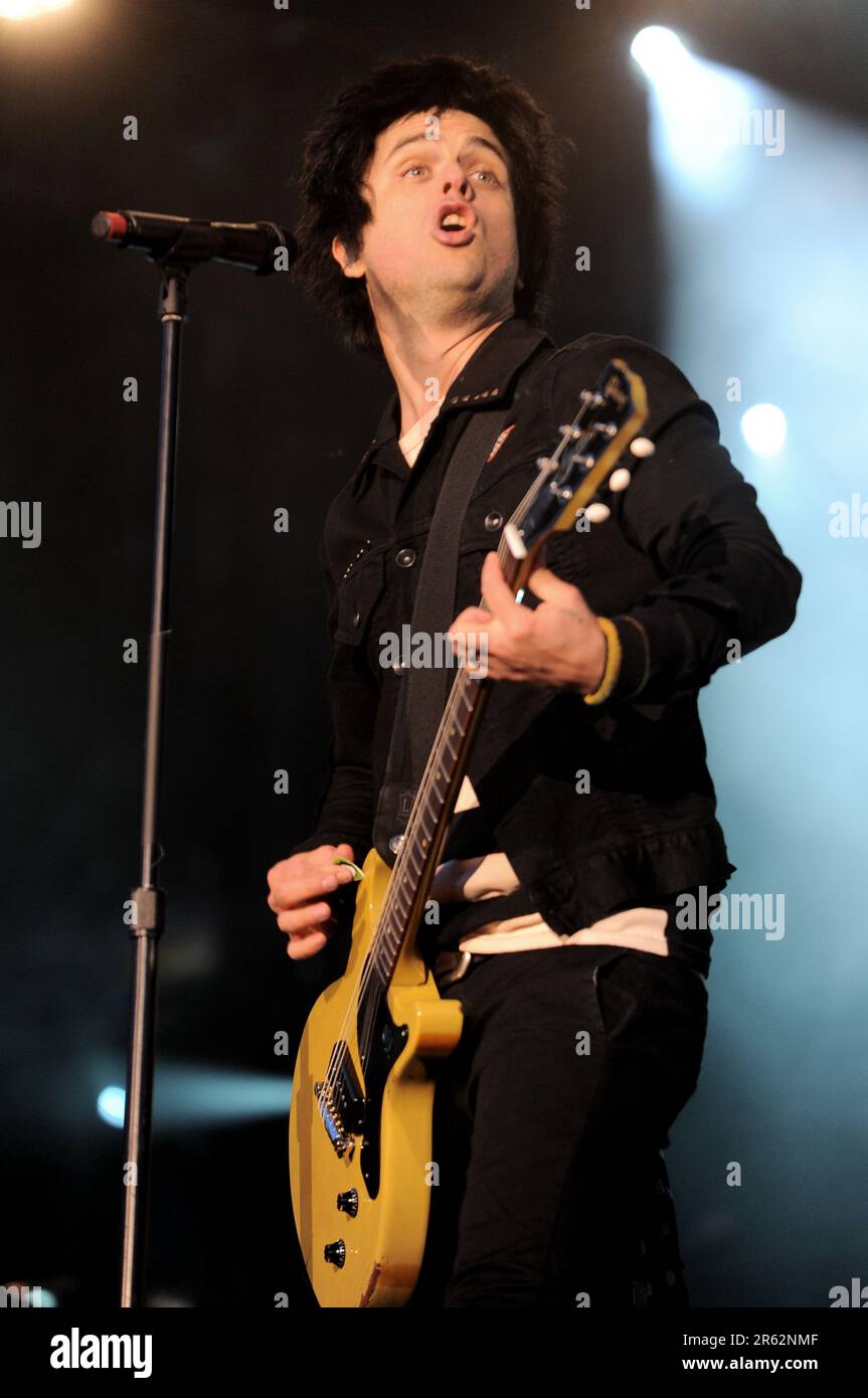 Milan Italie 2013-05-24: Billie Joe Armstrong chanteur et guitariste de Green Day lors d'un concert à l'Arena Fiera Rho Banque D'Images