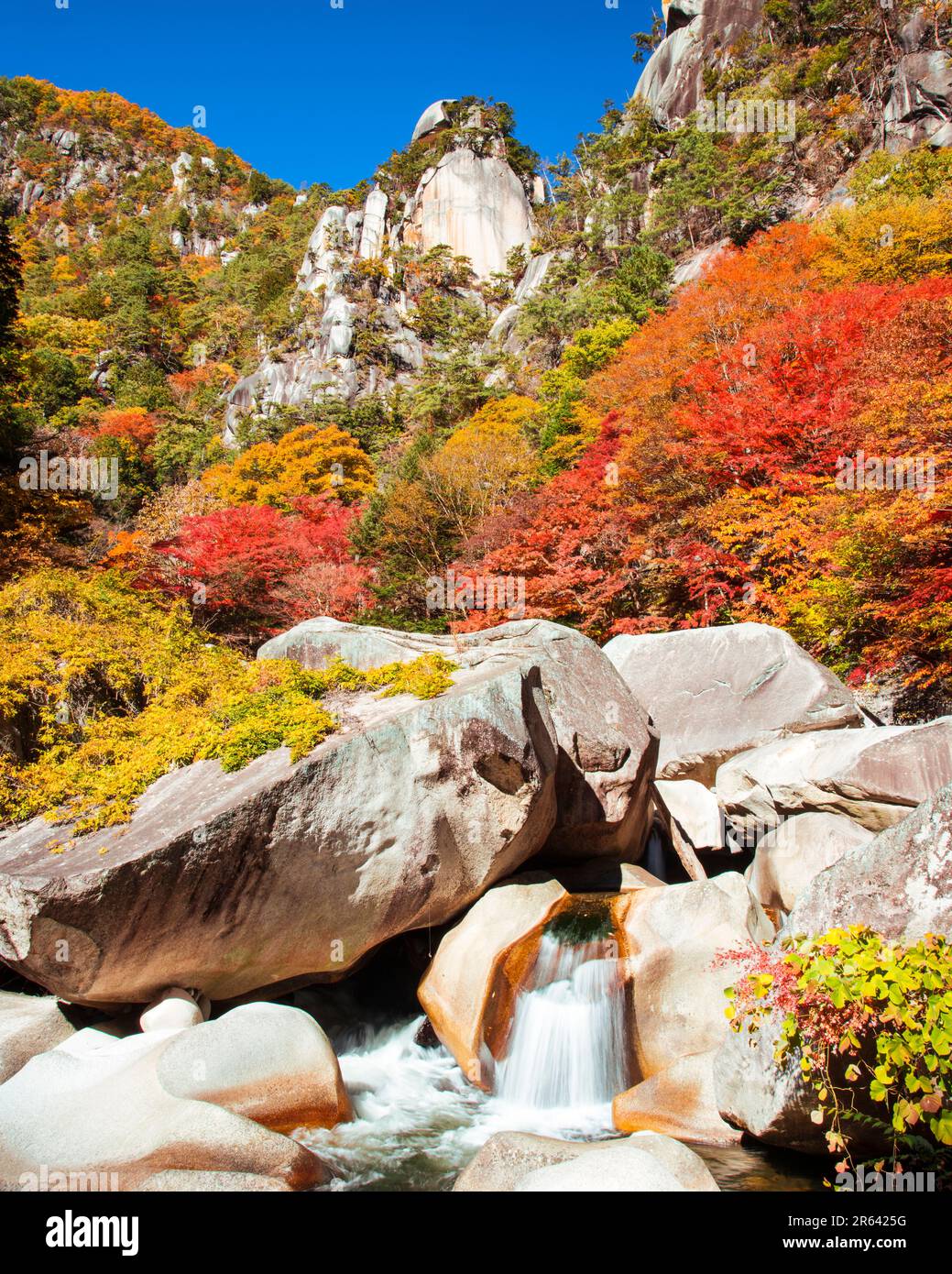 Pic de Shosenkyo Kakuen dans les feuilles d'automne Banque D'Images