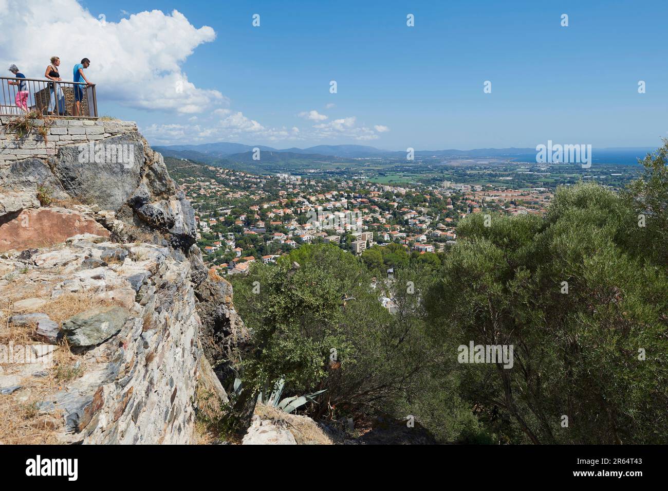 Hyères (sud-est de la France) : vue d'ensemble de la ville depuis le château Banque D'Images