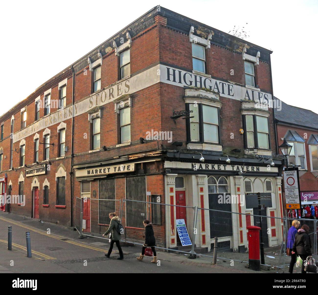The Market Tavern, Highgate Brewery Building, à l'angle de George Street, Walsall, West Midlands, Angleterre, Royaume-Uni, WS1 1QR Banque D'Images
