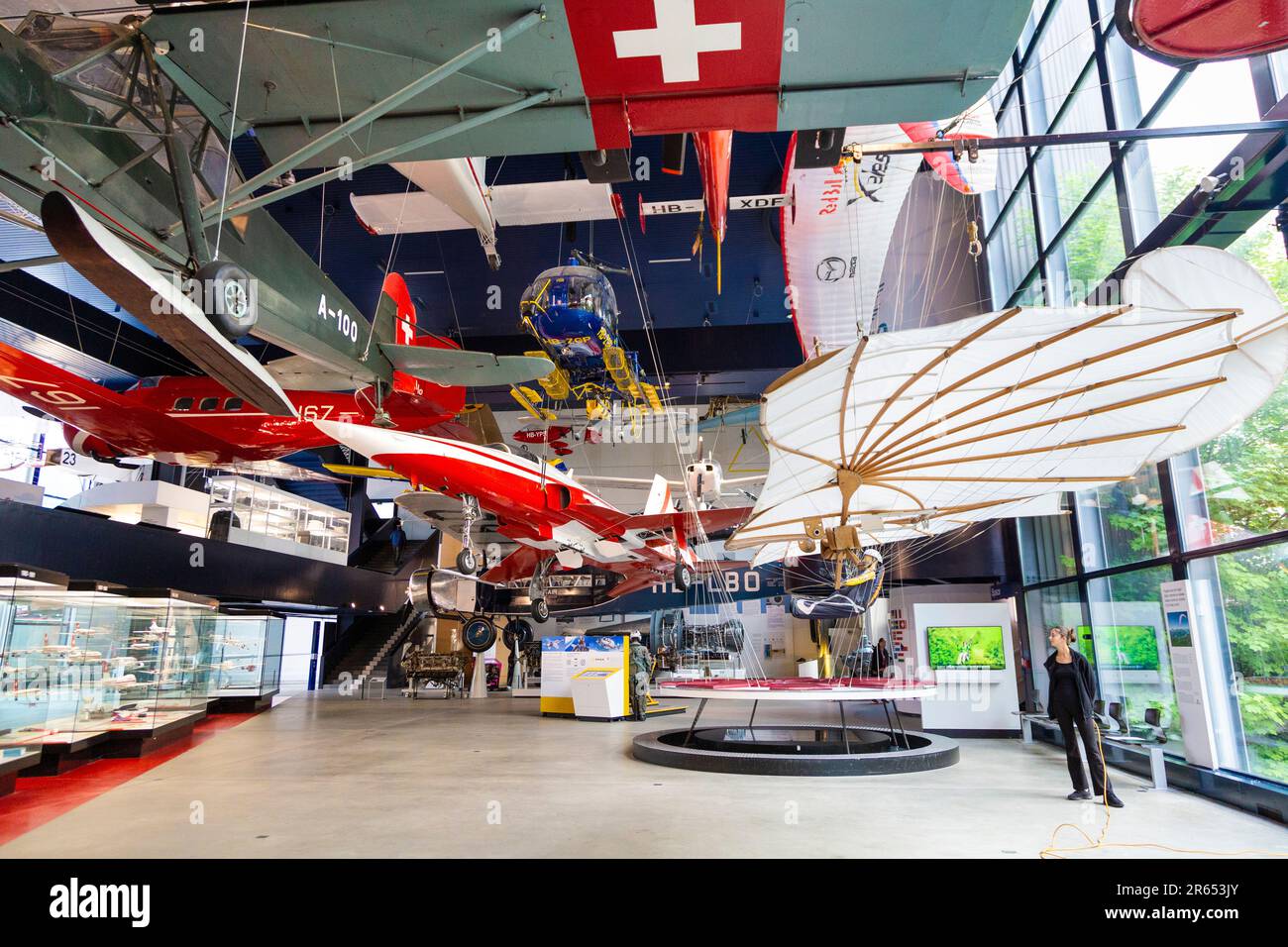 Exposition d'avions et d'hélicoptères au Musée suisse des transports, Lucerne, Suisse Banque D'Images