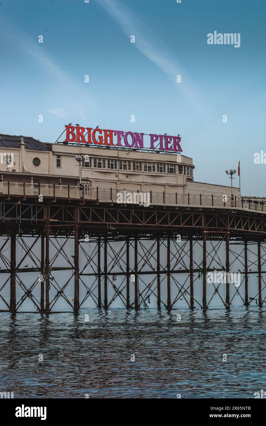 Brighton Palace Pier, jetée de plaisance classée Grade II* au bord de mer de Brighton, célèbre monument de Brighton, East Sussex, Angleterre, Royaume-Uni Banque D'Images