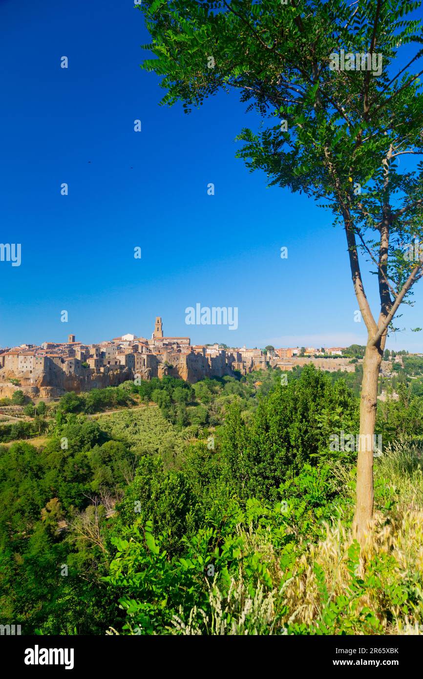 Vue panoramique du village médiéval de Pitigliano en Toscane, Italie Banque D'Images