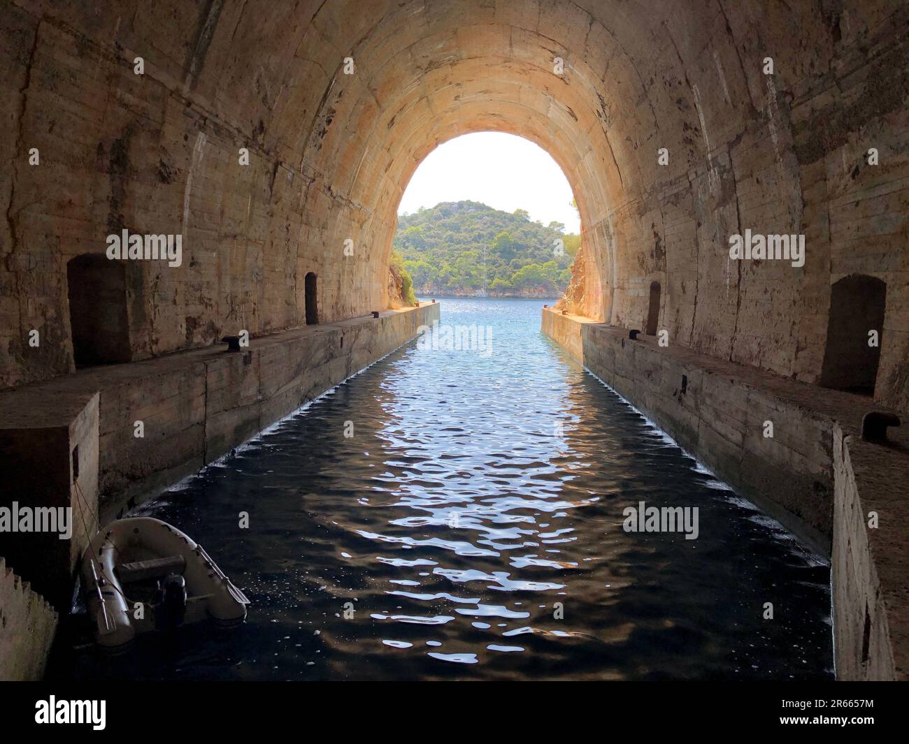 Le tunnel sous-marin de Hvar en Croatie Banque D'Images