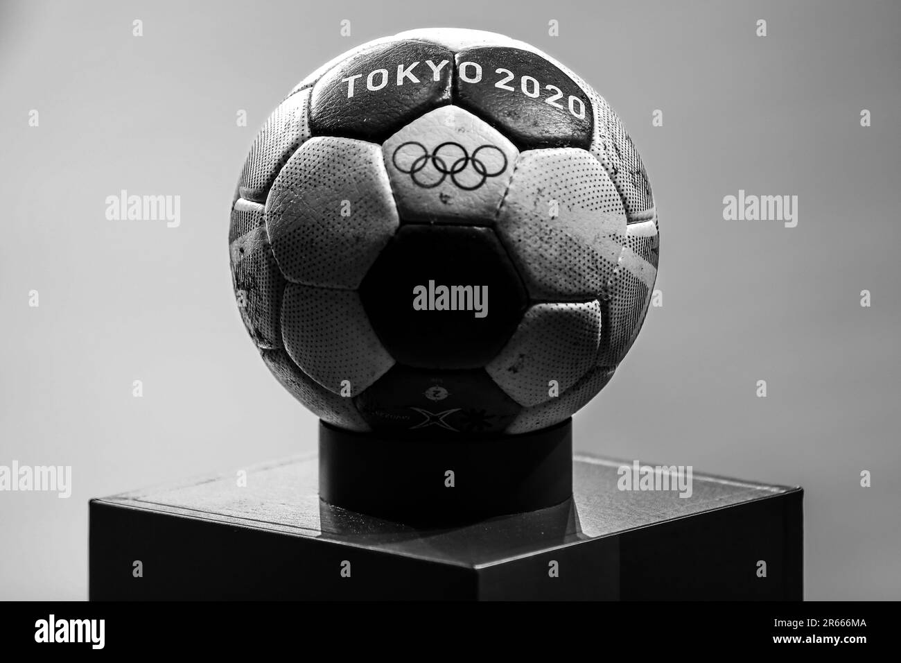 8 AOÛT 2021 - Tokyo, Japon: Balle officielle du match de médaille d'or des femmes de handball entre la France et le Comité olympique russe aux Jeux Olympiques de Tokyo 2020 (photo: Mickael Chavet/RX) Banque D'Images