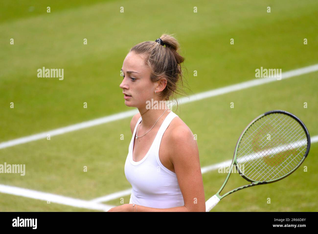 Isabelle Lacy (GBR) jouant au premier tour du Trophée Surbiton, Londres, 6th juin 2023. Elle a battu la troisième graine Madison Brengle (USA) Banque D'Images