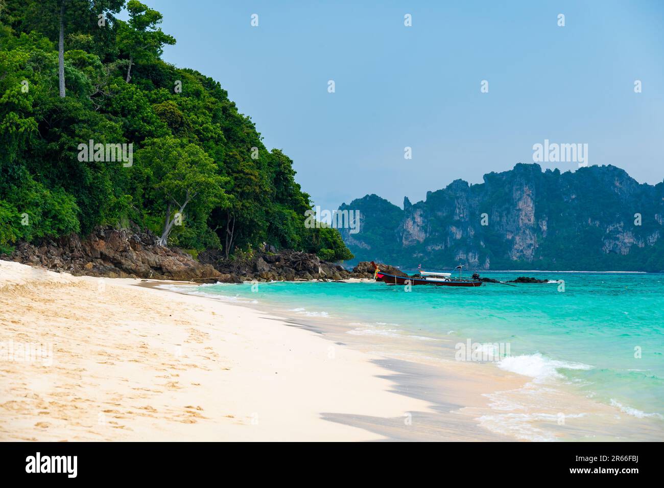 Vue sur Bamboo Island, Ko Phi Phi, Thaïlande. Île tropicale, concept de vacances d'été au paradis. Banque D'Images