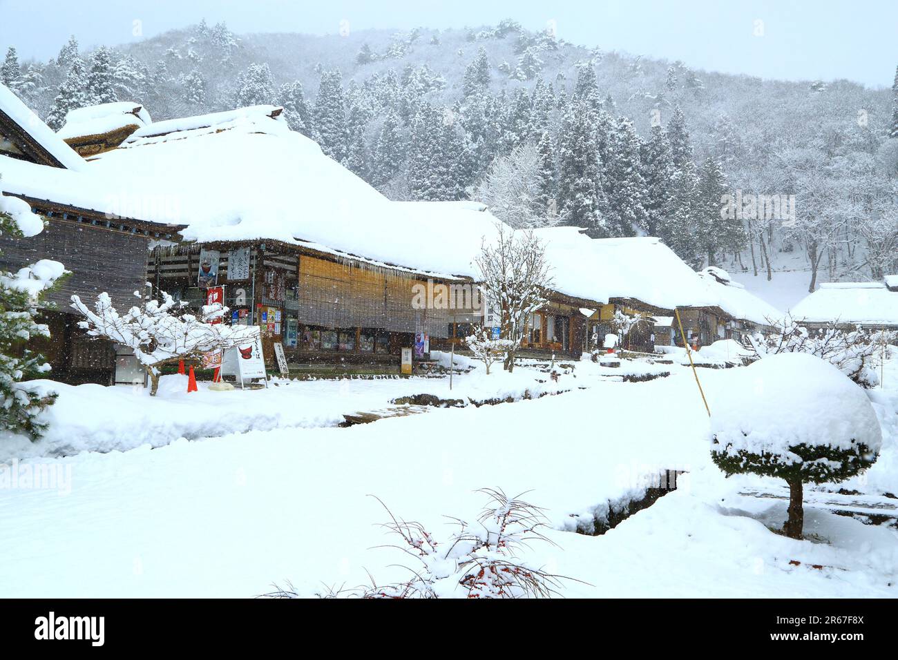 Ouchi-juku en chute de neige Banque D'Images