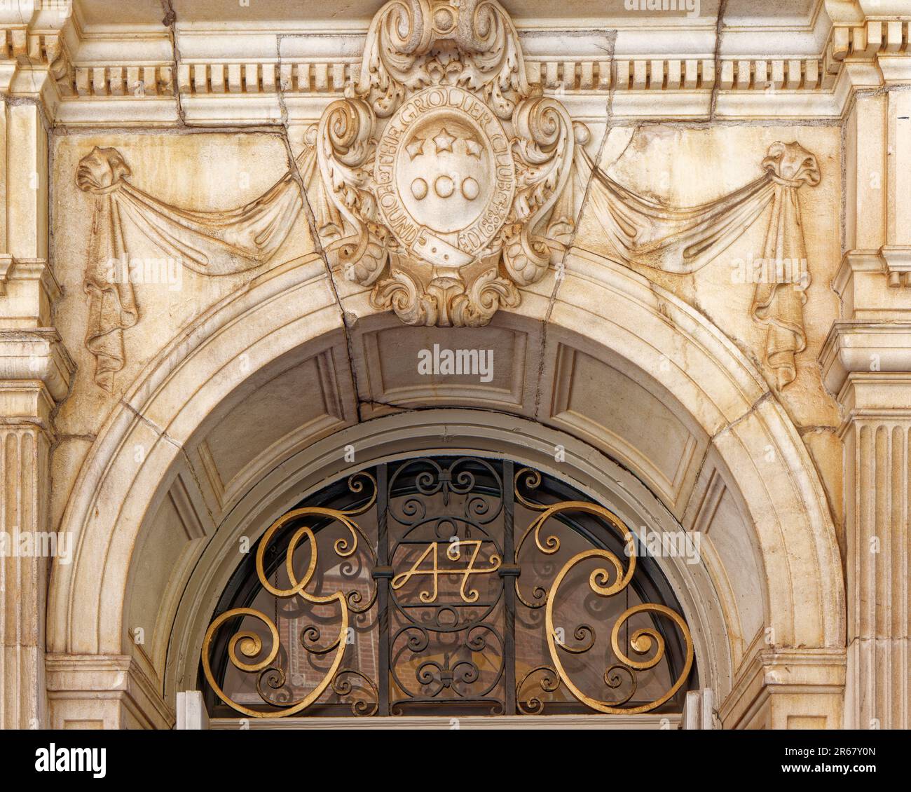 Détail de l'entrée, le Grolier Club, un club privé de bibliophiles. L'édifice de cinq étages en briques et en pierre possède une bibliothèque et une galerie ouvertes au public. Banque D'Images