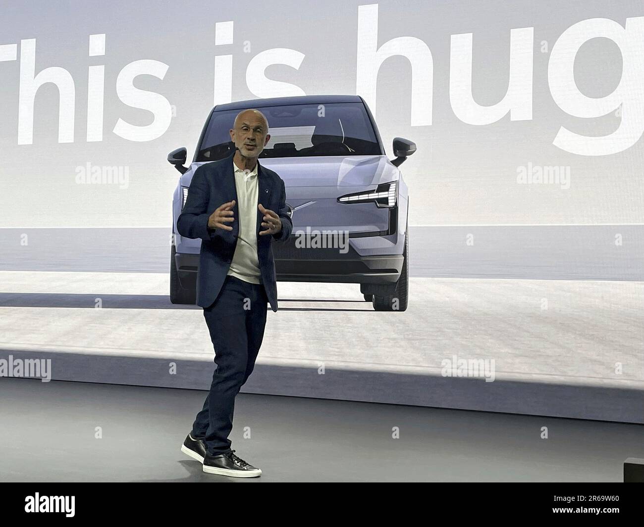 Jim Rowan, President and CEO of Volvo, a Swedish automaker announces its EX30, the smallest electric vehicle SUV in the lineup and the brand's fourth all-electric option in Milan, Italy on June 7, 2023. The Swedish automaker will plan to only produce battery-powered vehicles by 2030. ( The Yomiuri Shimbun via AP Images ) Banque D'Images