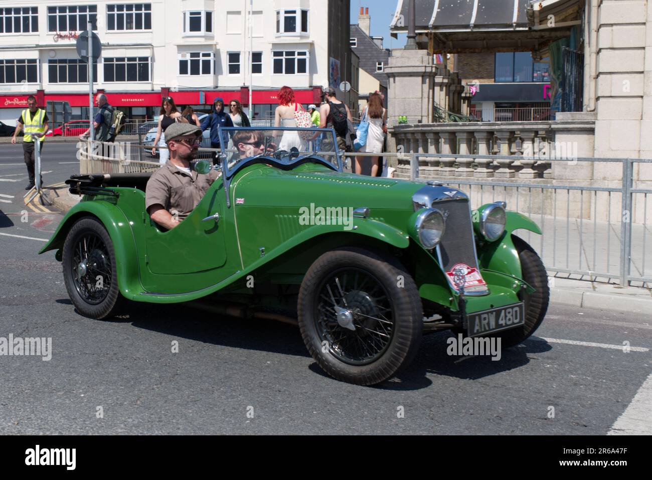 Hillman Aero Minx ARW 480 au London to Brighton Modern Classic car Run qui part du musée Brooklands. Banque D'Images