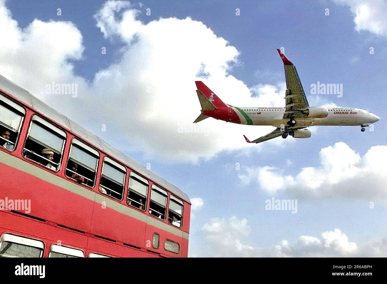 MEILLEUR bus, Oman Air plane, Mumbai, Inde Banque D'Images