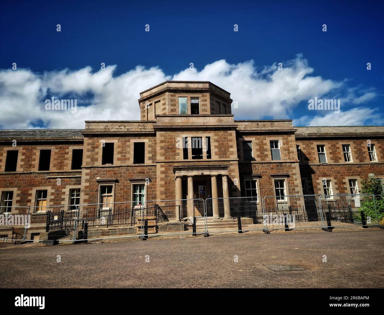 Les hommes et les femmes étaient logés séparément. Perth, Royaume-Uni : CES images HANTANTES donnent un aperçu du plus ancien bâtiment d'asile lunatique encore en place en Écosse Banque D'Images