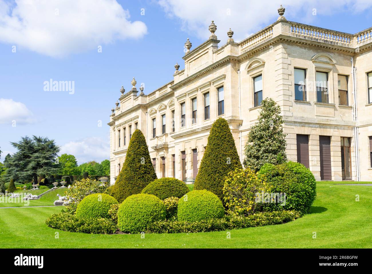 Brodsworth Hall et Topiary exposer à Brodsworth Hall près de Doncaster South Yorkshire Angleterre GB Europe Banque D'Images