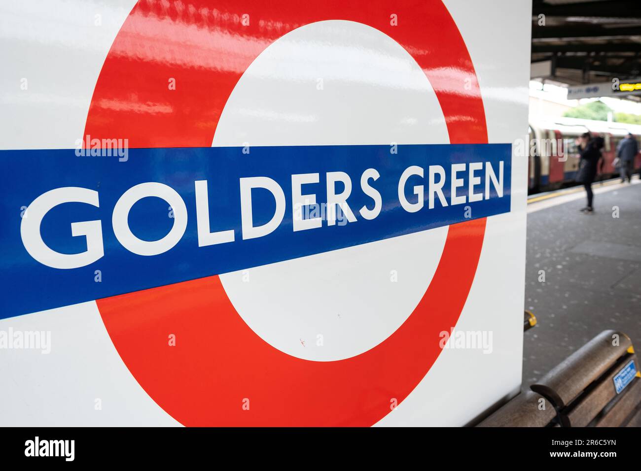 LONDRES - 21 MARS 2023 : station de métro Golders Green, station Northern Line au nord de Londres Banque D'Images