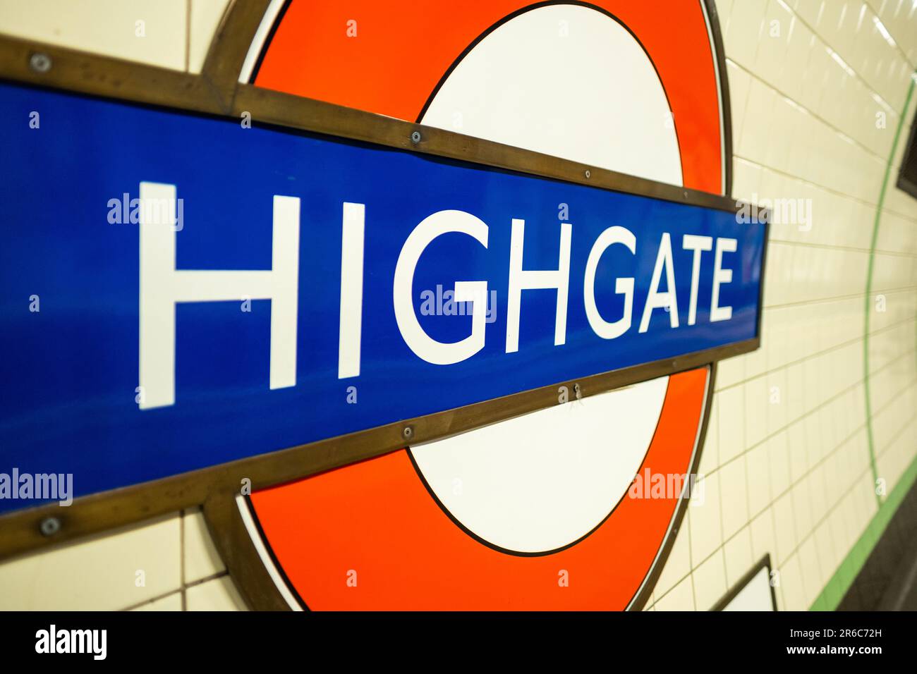 LONDRES - 21 MARS 2023 : Station de métro Highgate, une station de la Northern Line dans la région d'Islington, dans le nord de Londres Banque D'Images
