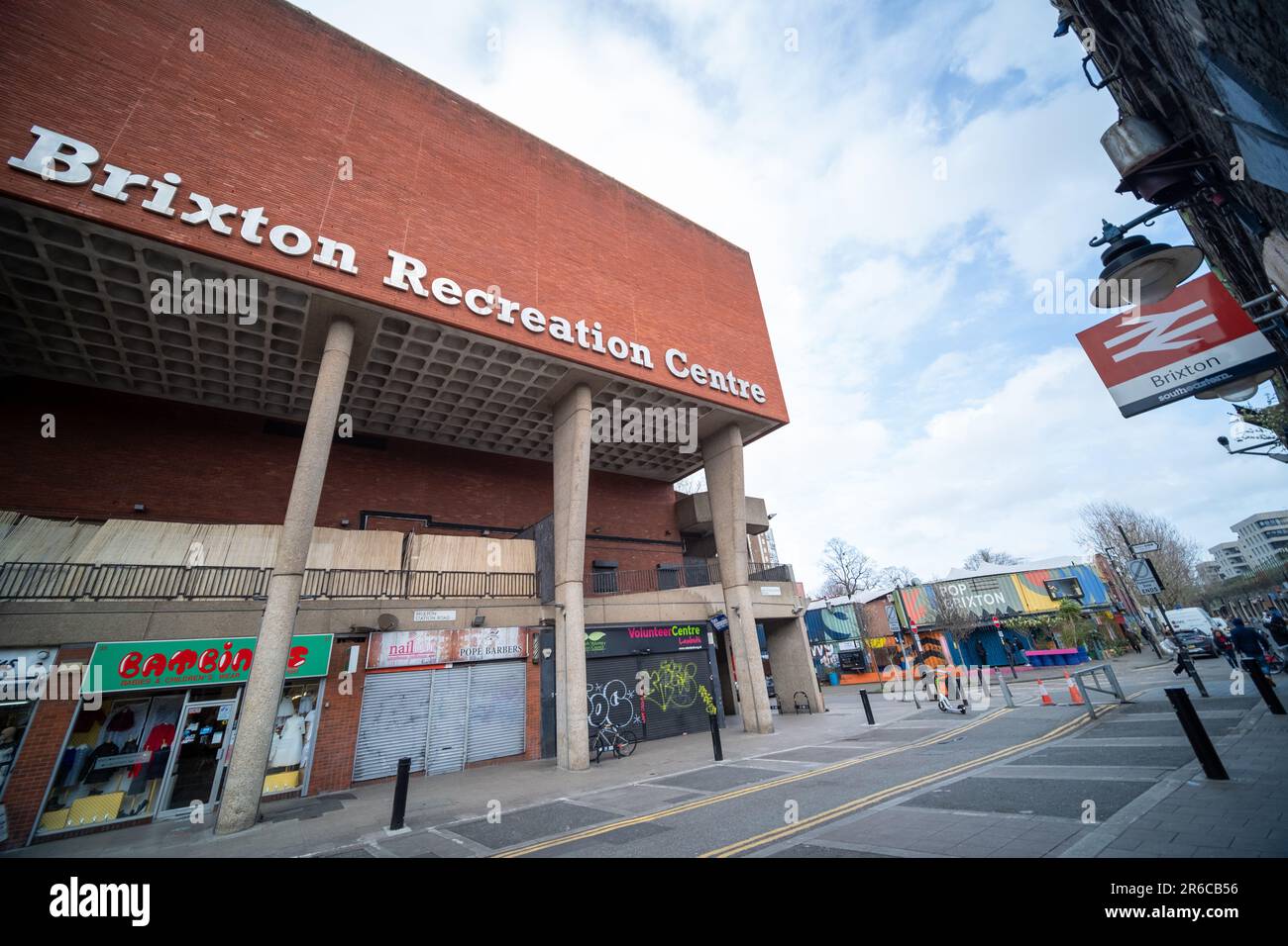 LONDRES, MARS 2023 : Centre de loisirs de Brixton. Un centre sportif polyvalent au coeur de Brixton. Banque D'Images