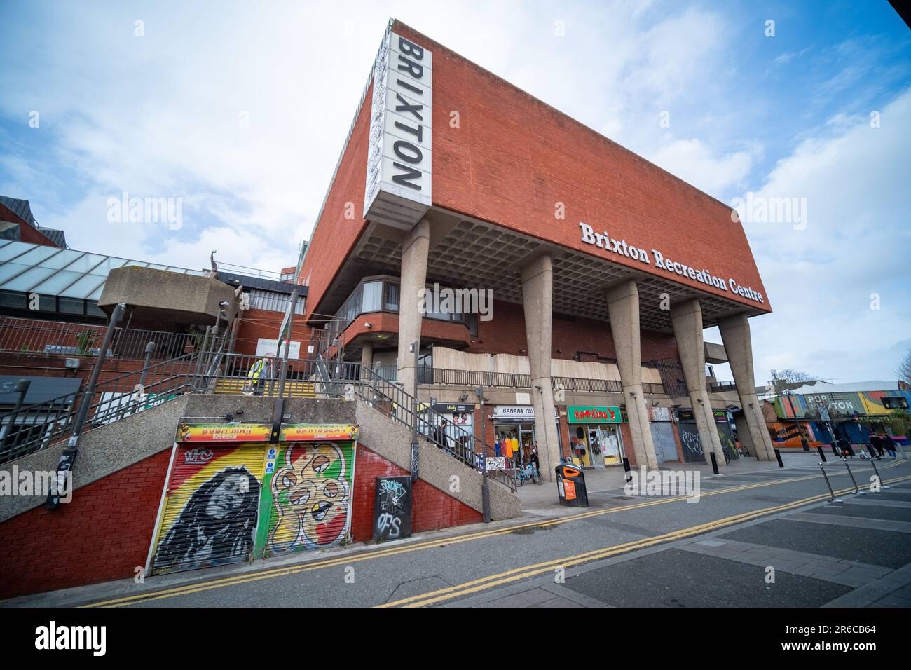 LONDRES, MARS 2023 : Centre de loisirs de Brixton. Un centre sportif polyvalent au coeur de Brixton. Banque D'Images