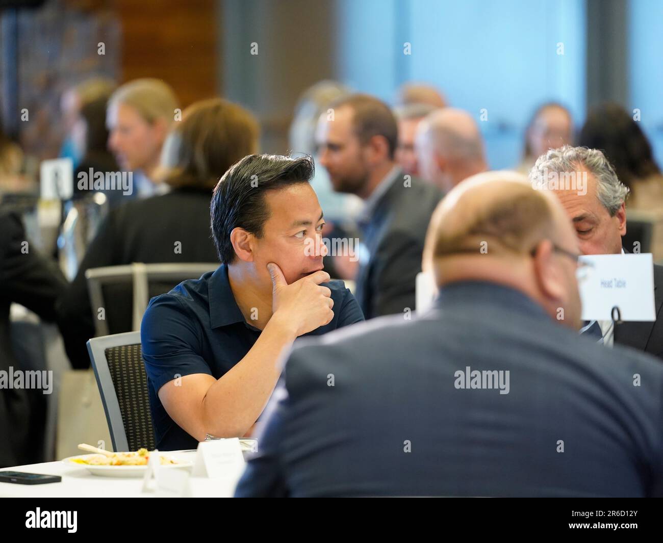 7 juin 2023 compte à rebours jusqu'à la coupe du monde de la FIFA. La Chambre de commerce du Grand Vancouver accueille Victor Montagliani, vice-président de la FIFA Banque D'Images