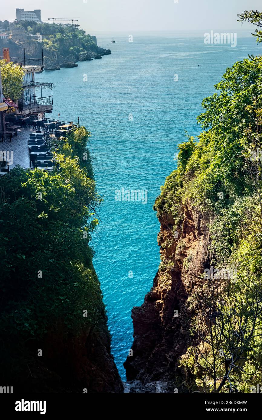 Vue sur la Méditerranée depuis les falaises, Antalya, Turquie Banque D'Images