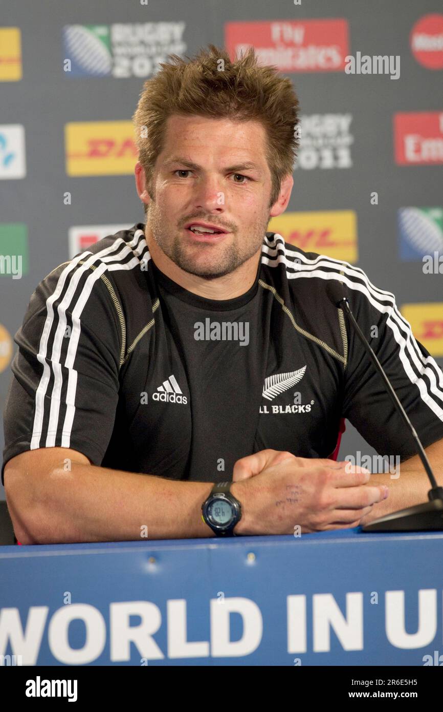 Le capitaine Richie McCaw lors d'une conférence de presse après la course du capitaine de l'équipe de rugby de Nouvelle-Zélande avant le match d'ouverture contre les Tonga, Eden Park, Auckland, Nouvelle-Zélande, jeudi, 08 septembre 2011. Banque D'Images