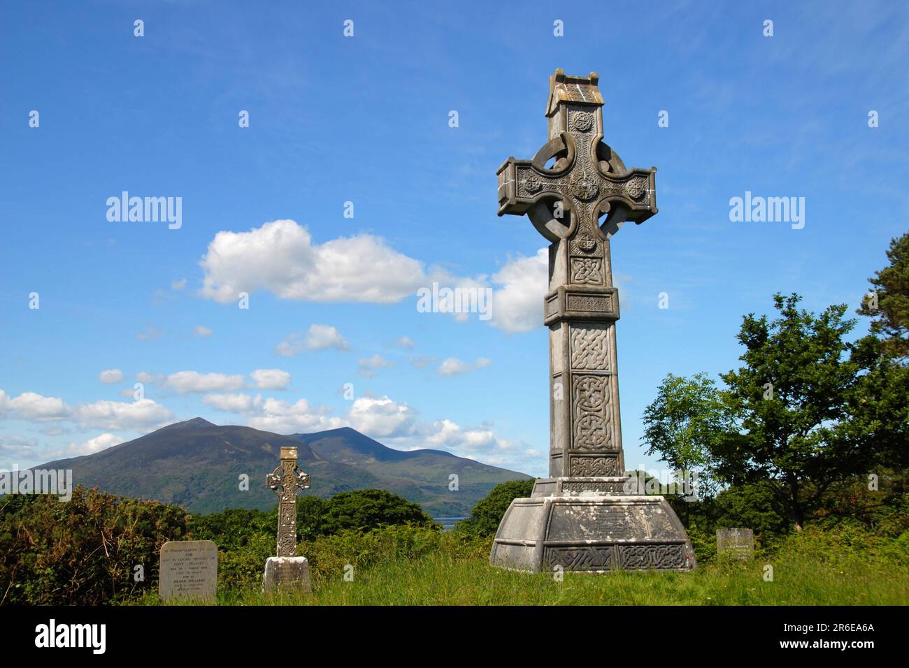 Tombe de Rudolf Erich Raspe, auteur de Muenchhausen, cimetière de Muckross, anneau de Kerry, comté de Kerry, Celtic Cross, Irlande Banque D'Images