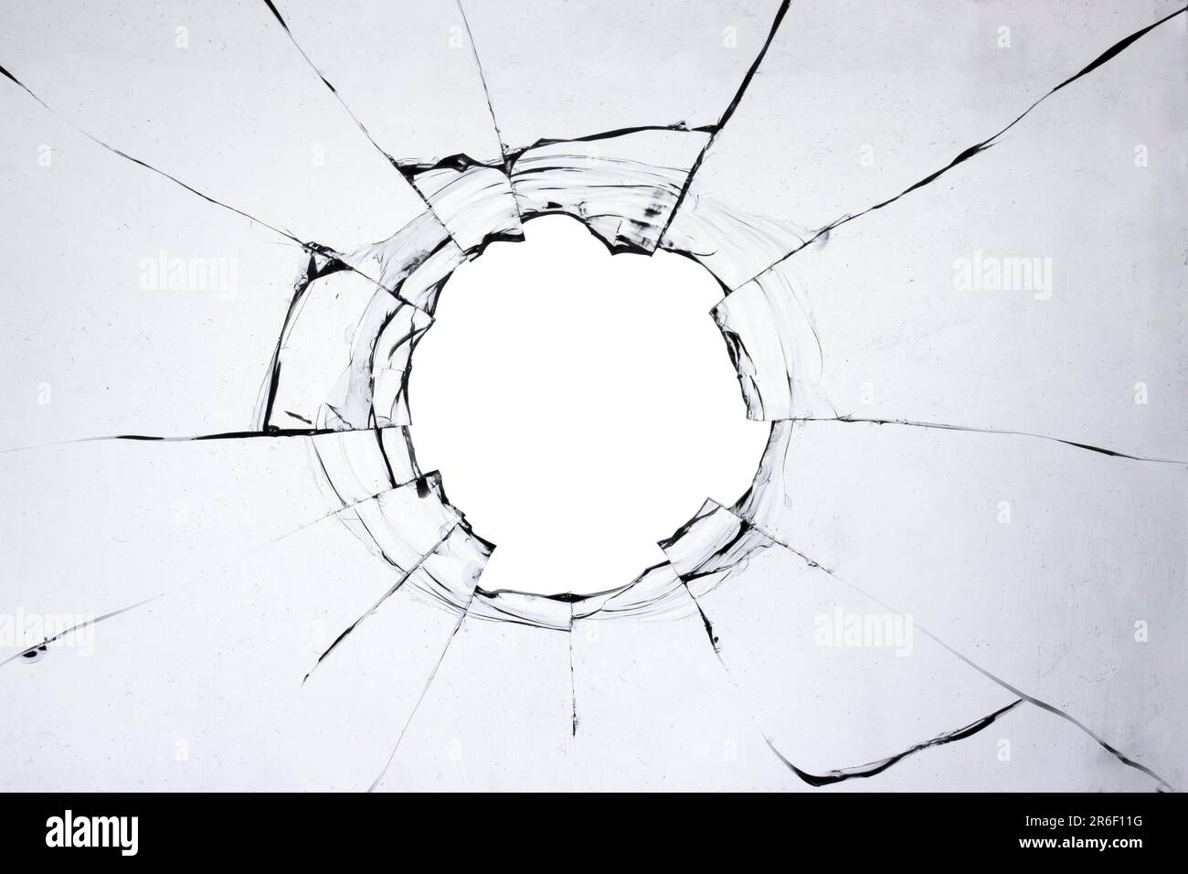 Vieux verre brisé, texture craquelée sur fond blanc. Banque D'Images