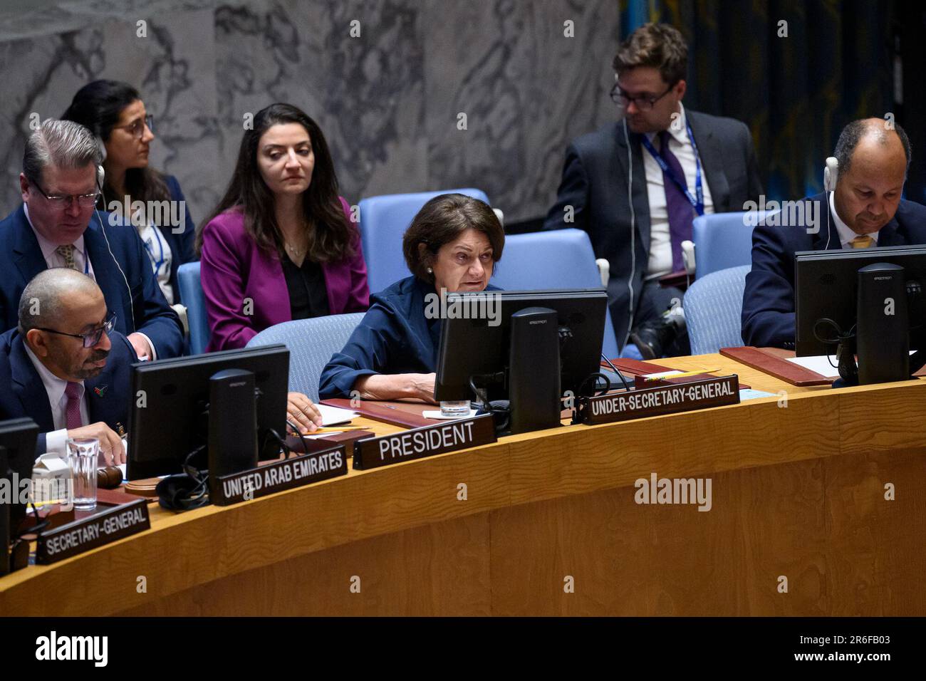 (230609) -- NATIONS UNIES, 9 juin 2023 (Xinhua) -- Rosemary DiCarlo (C), sous-secrétaire générale des Nations Unies aux affaires politiques et de consolidation de la paix, prend la parole lors d'une réunion du Conseil de sécurité sur la coopération avec la Ligue des États arabes au siège de l'ONU à New York, au 8 juin 2023. POUR ALLER AVEC "une coopération renforcée avec la Ligue arabe clé de la résolution des conflits régionaux: Chef politique de l'ONU" (Loey Felipe/un photo/document via Xinhua) Banque D'Images