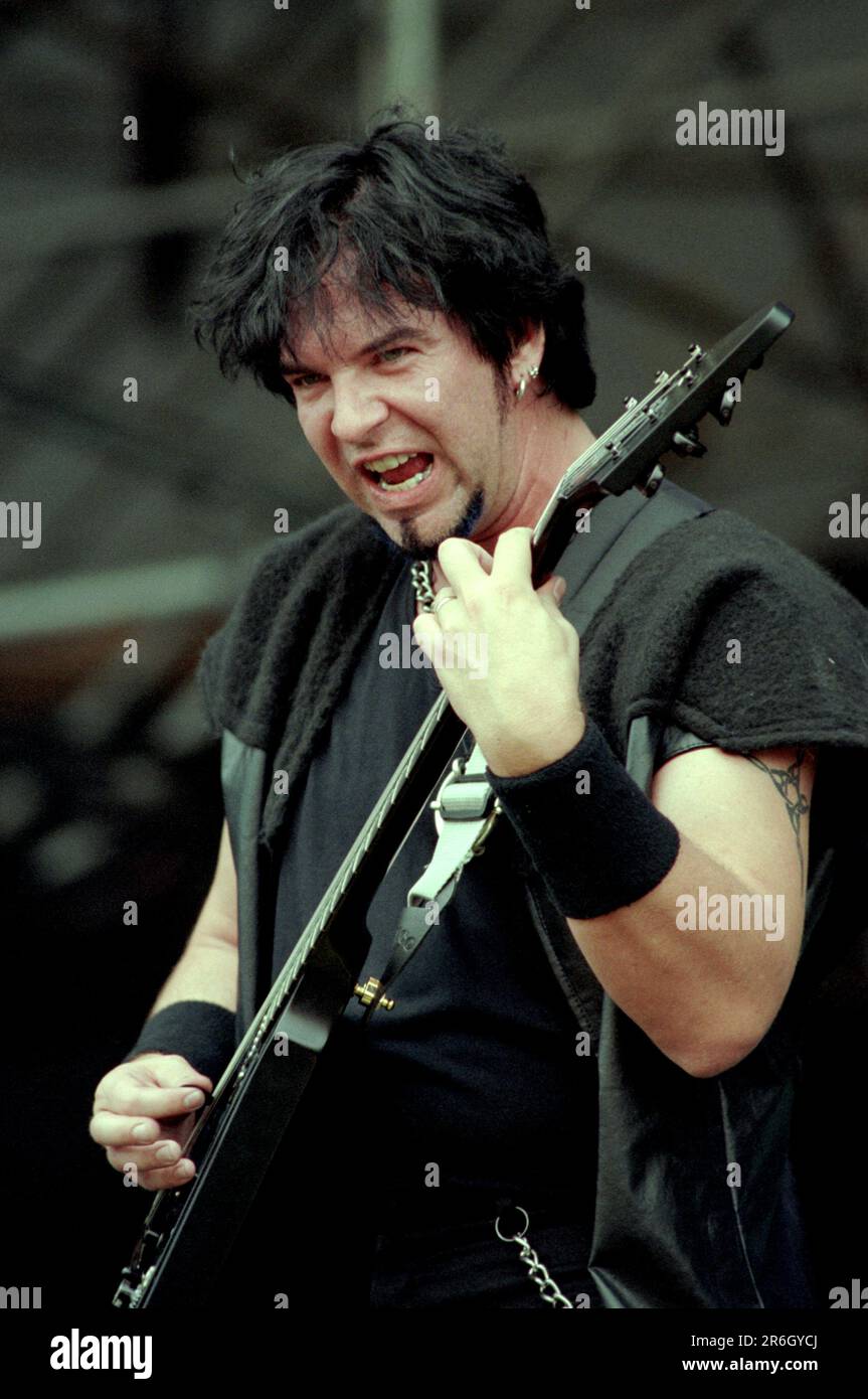 Milan Monza Italie 2000-06-10 : guitariste Ritchie Wilkinson de Demons &  Wizards aux Dieux of Metal au stade Brianteo Photo Stock - Alamy