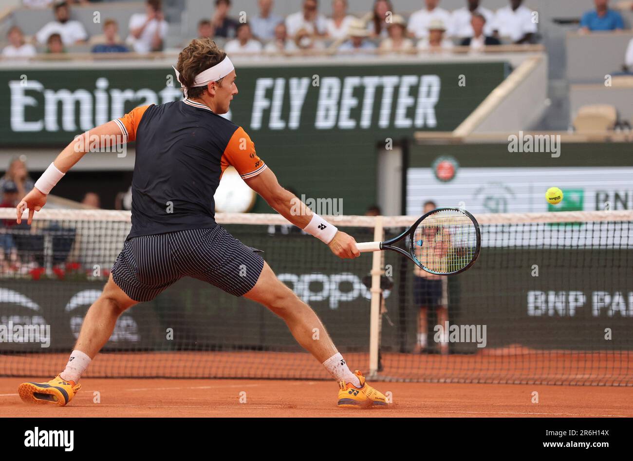 Paris, France. 09th juin 2023. Casper Ruud, de Norvège, qui a été classé quatrième, joue contre Alexandre Zverev, d'Allemagne, à l'Open de tennis français à Paris, en France, vendredi, 9 juin 2023. Ruud a remporté 6-3, 6-4, 6-0 et s'est qualifié pour la finale. Photo de Maya Vidon-White/UPI crédit: UPI/Alay Live News Banque D'Images