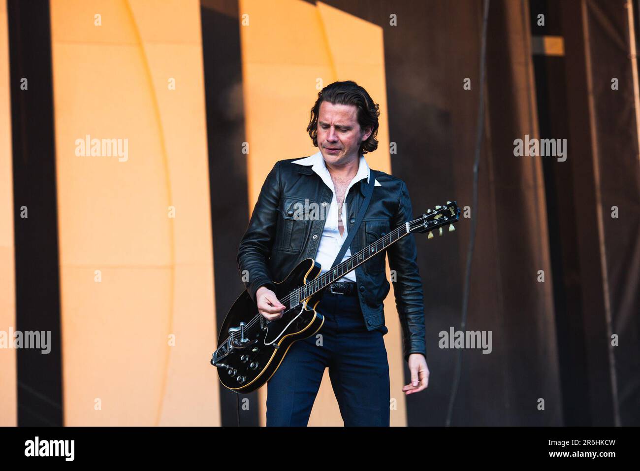 9 juin 2023 : Alex Turner, Jamie Cook, Nick O'Malley et Matt Helders des Arctic Monkeys exécutent un spectacle complet dans le parc Hillsborough, juin 2023. C'est la première de deux nuits que le groupe jouera dans le cadre de sa tournée d'été 2023 au Royaume-Uni. (Credit image: © Myles Wright/ZUMA Press Wire) USAGE ÉDITORIAL SEULEMENT! Non destiné À un usage commercial ! Banque D'Images 9 juin 2023 : Alex Turner, Jamie Cook, Nick O'Malley et Matt Helders des Arctic Monkeys exécutent un spectacle complet dans le parc Hillsborough, juin 2023. C'est la première de deux nuits que le groupe jouera dans le cadre de sa tournée d'été 2023 au Royaume-Uni. (Credit image: © Myles Wright/ZUMA Press Wire) USAGE ÉDITORIAL SEULEMENT! Non destiné À un usage commercial ! Banque D'Images