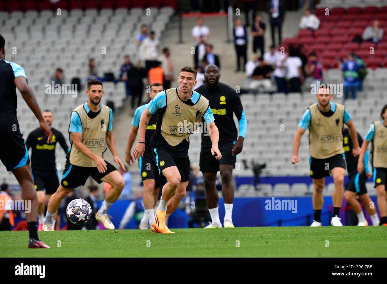 Istanbul, Turquie. 09th juin 2023. Robin Gosens d'Inter vu lors d'une dernière session d'entraînement avant la finale de la Ligue des champions de l'UEFA entre Manchester City et Inter au stade Atatürk d'Istanbul. (Crédit photo : Gonzales photo/Alamy Live News Banque D'Images