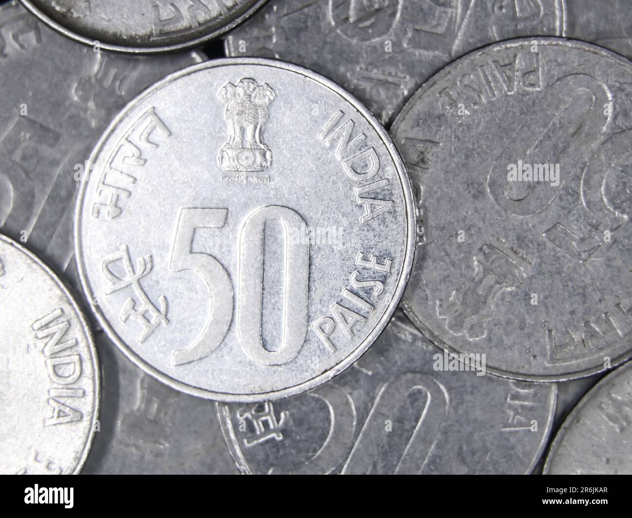 gros plan de la pièce argentée brillante vintage 50 paise de l'inde Banque D'Images