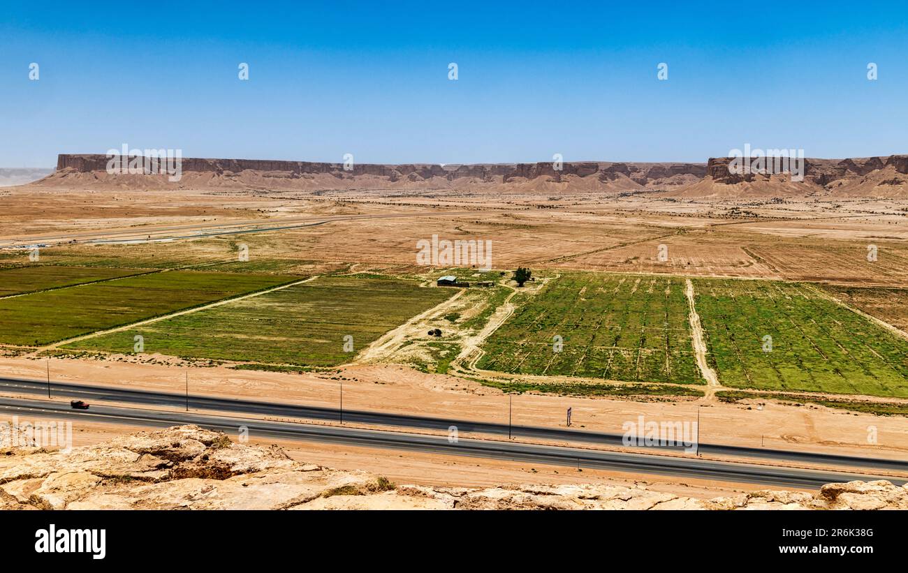 Plateau du désert et vue sur les terres agricoles Banque D'Images