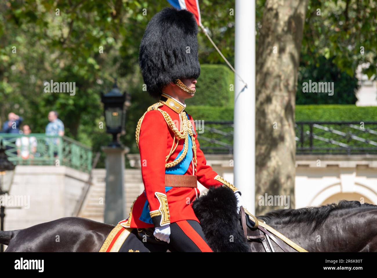 Westminster, Londres, Royaume-Uni. 10th juin 2023. Trooping la couleur doit avoir lieu le 17th juin, et sera la première sous le roi Charles III L'examen est une évaluation finale du défilé militaire avant que l'événement complet ait lieu la semaine prochaine. Les troupes sont passées dans le centre commercial pour la revue de Horse Guards Parade. Le Prince William, le Prince de Galles, arrive pour examiner les troupes Banque D'Images